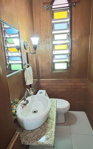 Casa à venda com 260m², 5 quartos e 4 vagasLavabo
