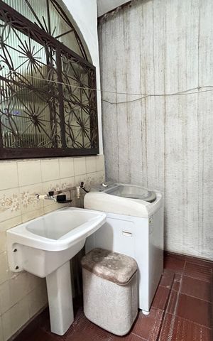 Casa à venda com 260m², 5 quartos e 4 vagasÁrea de Serviço