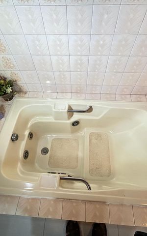 Casa à venda com 260m², 5 quartos e 4 vagasBanheiro Social 1