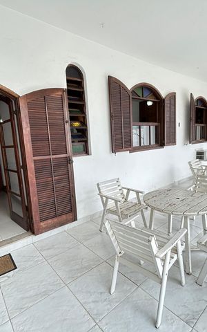 Casa à venda com 260m², 5 quartos e 4 vagasVaranda