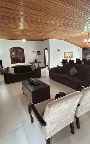 Casa à venda com 260m², 5 quartos e 4 vagasSala 2