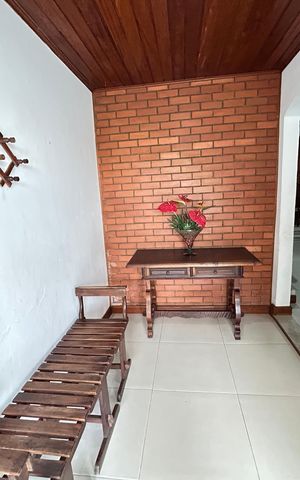 Casa à venda com 260m², 5 quartos e 4 vagasVaranda