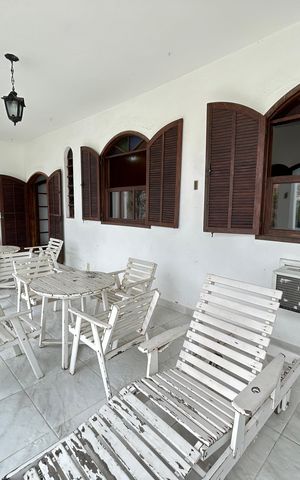 Casa à venda com 260m², 5 quartos e 4 vagasVaranda