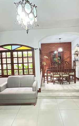 Casa à venda com 260m², 5 quartos e 4 vagasSala 1