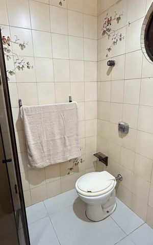 Casa à venda com 260m², 5 quartos e 4 vagasBanheiro da Suíte