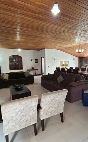 Casa à venda com 260m², 5 quartos e 4 vagasSala 2