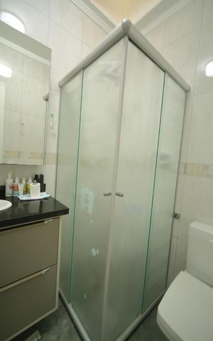 Casa de condomínio à venda com 118m², 3 quartos e 3 vagasBanheiro 