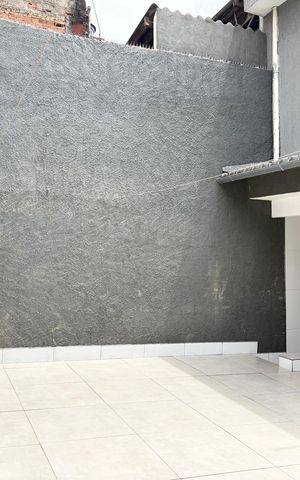 Casa à venda com 161m², 3 quartos e 4 vagas Casa à venda com 161m², 3 quartos e 4 vagasQuintal