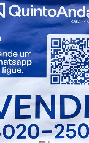 Casa à venda com 161m², 3 quartos e 4 vagas Casa à venda com 161m², 3 quartos e 4 vagasPlaca