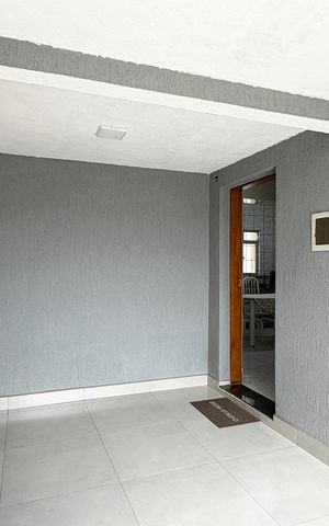 Casa à venda com 161m², 3 quartos e 4 vagas Casa à venda com 161m², 3 quartos e 4 vagasEntrada