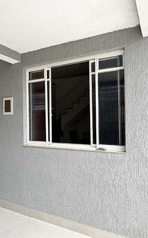 Casa à venda com 161m², 3 quartos e 4 vagas Casa à venda com 161m², 3 quartos e 4 vagasEntrada