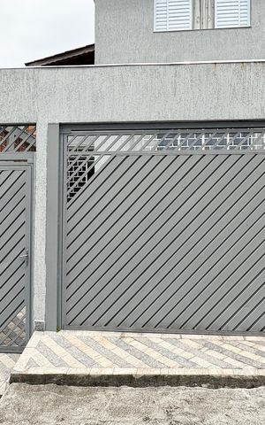 Casa à venda com 161m², 3 quartos e 4 vagas Casa à venda com 161m², 3 quartos e 4 vagasFachada