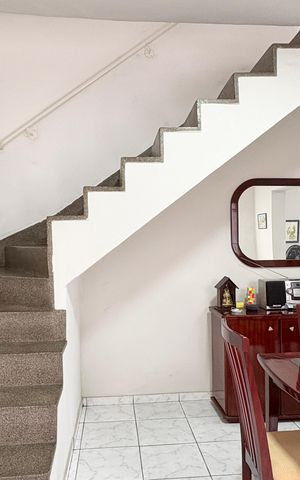 Casa à venda com 161m², 3 quartos e 4 vagas Casa à venda com 161m², 3 quartos e 4 vagasSala de Jantar