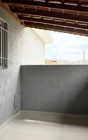 Casa à venda com 161m², 3 quartos e 4 vagas Casa à venda com 161m², 3 quartos e 4 vagasVaranda
