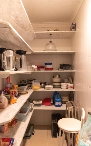 Casa de condomínio à venda com 1300m², 4 quartos e 4 vagas Casa de condomínio à venda com 1300m², 4 quartos e 4 vagasDespensa