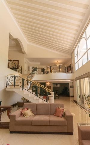 Casa de condomínio à venda com 1300m², 4 quartos e 4 vagas Casa de condomínio à venda com 1300m², 4 quartos e 4 vagasSala da Lareira