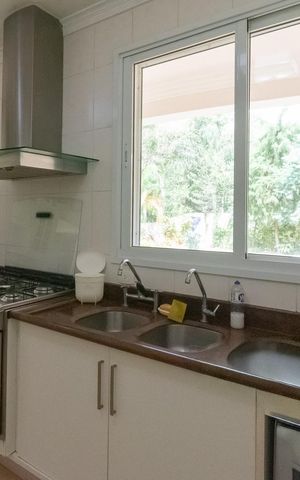 Casa de condomínio à venda com 1300m², 4 quartos e 4 vagas Casa de condomínio à venda com 1300m², 4 quartos e 4 vagasCozinha