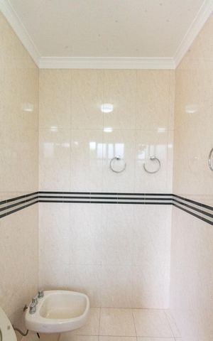 Casa de condomínio à venda com 1300m², 4 quartos e 4 vagas Casa de condomínio à venda com 1300m², 4 quartos e 4 vagasBanheiro da Suíte 4