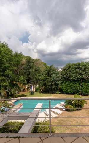 Casa de condomínio à venda com 1300m², 4 quartos e 4 vagas Casa de condomínio à venda com 1300m², 4 quartos e 4 vagasVista da Suíte 1