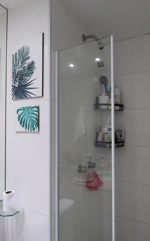 Apartamento para alugar com 60m², 2 quartos e 1 vagaBanheiro da suíte 