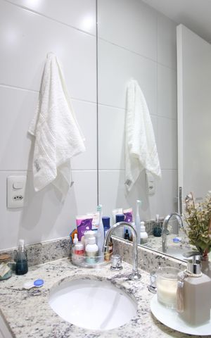 Apartamento para alugar com 60m², 2 quartos e 1 vagaBanheiro da suíte 