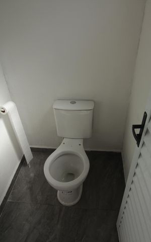 Casa para alugar com 282m², 2 quartos e 2 vagasBanheiro de serviço