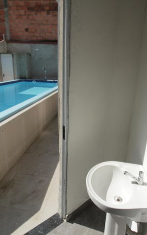 Casa para alugar com 282m², 2 quartos e 2 vagasBanheiro de serviço