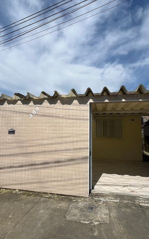 Casa para alugar com 282m², 2 quartos e 2 vagas Casa para alugar com 282m², 2 quartos e 2 vagasFachada