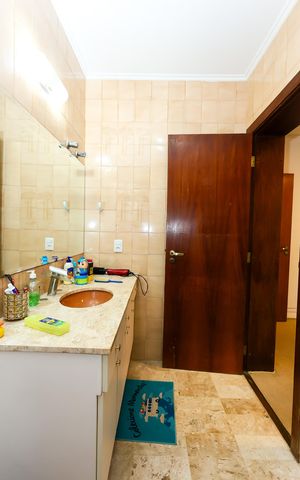 Apartamento à venda com 305m², 4 quartos e 5 vagasBanheiro da Suíte 1