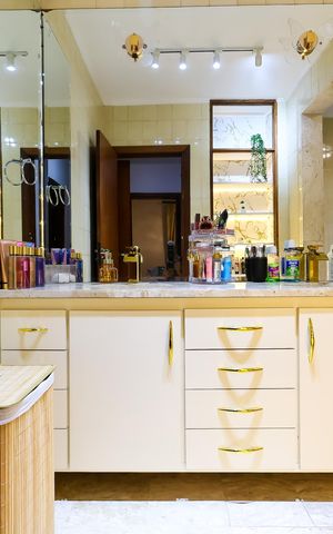 Apartamento à venda com 305m², 4 quartos e 5 vagasBanheiro da Suíte 2