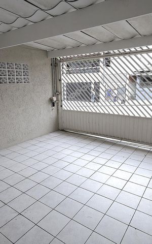 Casa à venda com 150m², 4 quartos e 2 vagas Casa à venda com 150m², 4 quartos e 2 vagasGaragem