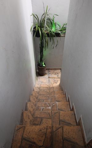 Casa para alugar com 191m², 2 quartos e 1 vagaEscada
