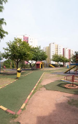 Apartamento para alugar com 55m², 2 quartos e 1 vaga Apartamento para alugar com 55m², 2 quartos e 1 vagaÁrea comum - Playground