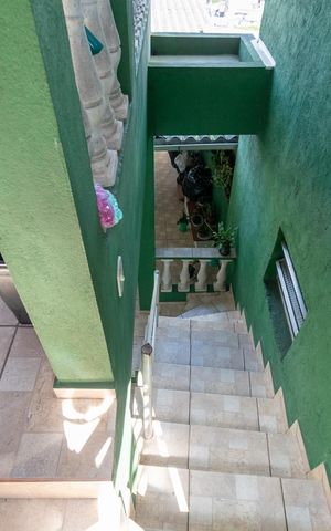 Casa à venda com 65m², 1 quarto e 1 vaga Casa à venda com 65m², 1 quarto e 1 vagaEscada Externa