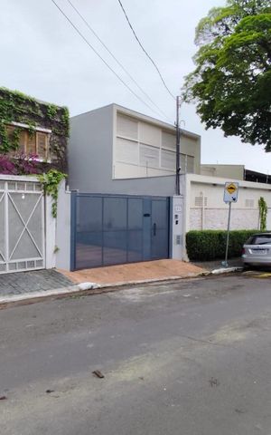 Casa à venda com 129m², 2 quartos e 2 vagas