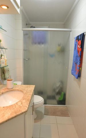 Casa de condomínio à venda com 141m², 3 quartos e 2 vagasBanheiro Social