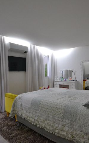 Casa de condomínio à venda com 141m², 3 quartos e 2 vagasSuíte