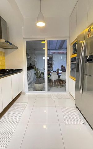 Casa de condomínio à venda com 141m², 3 quartos e 2 vagas Casa de condomínio à venda com 141m², 3 quartos e 2 vagasCozinha