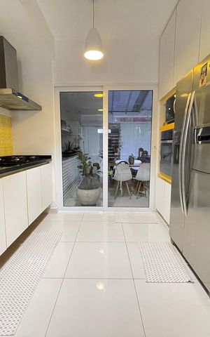 Casa de condomínio à venda com 141m², 3 quartos e 2 vagas Casa de condomínio à venda com 141m², 3 quartos e 2 vagasCozinha