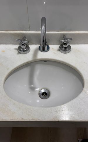 Apartamento à venda com 130m², 2 quartos e 2 vagas Apartamento à venda com 130m², 2 quartos e 2 vagasBanheiro Social