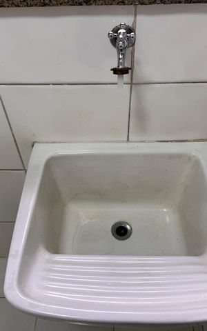 Apartamento à venda com 130m², 2 quartos e 2 vagas Apartamento à venda com 130m², 2 quartos e 2 vagasCozinha e Área de Serviço