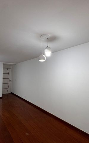 Apartamento à venda com 130m², 2 quartos e 2 vagas Apartamento à venda com 130m², 2 quartos e 2 vagasSala