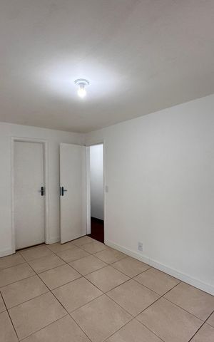 Apartamento à venda com 130m², 2 quartos e 2 vagas Apartamento à venda com 130m², 2 quartos e 2 vagasSuíte