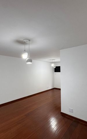 Apartamento à venda com 130m², 2 quartos e 2 vagas Apartamento à venda com 130m², 2 quartos e 2 vagasSala