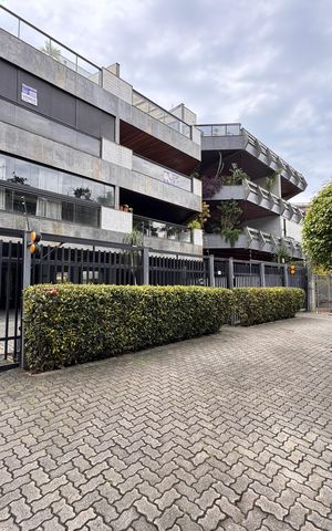 Apartamento à venda com 130m², 2 quartos e 2 vagas Apartamento à venda com 130m², 2 quartos e 2 vagasFachada