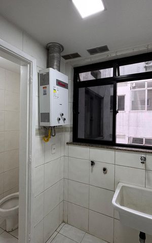 Apartamento à venda com 130m², 2 quartos e 2 vagas Apartamento à venda com 130m², 2 quartos e 2 vagasCozinha e Área de Serviço