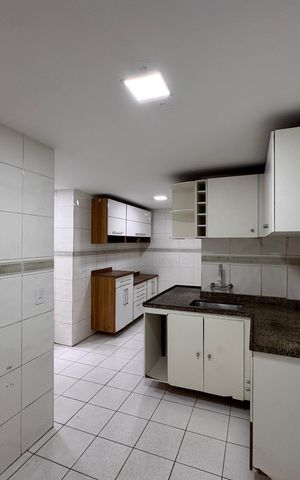 Apartamento à venda com 130m², 2 quartos e 2 vagas Apartamento à venda com 130m², 2 quartos e 2 vagasCozinha e Área de Serviço