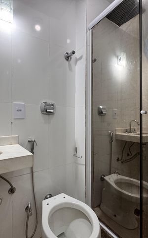 Apartamento à venda com 130m², 2 quartos e 2 vagas Apartamento à venda com 130m², 2 quartos e 2 vagasBanheiro Social