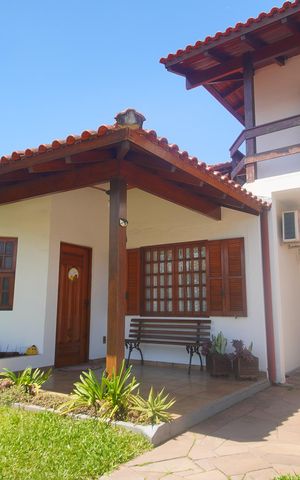 Casa à venda com 260m², 5 quartos e 2 vagasEntrada