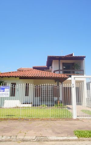Casa à venda com 260m², 5 quartos e 2 vagasFACHADA
